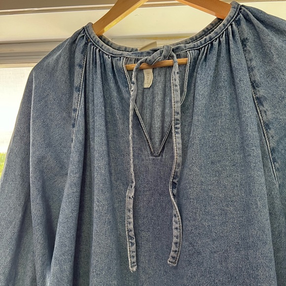 H&M Denim dress. Size XL fabulous used condition. Heavy cotton denim. - Picture 5 of 8